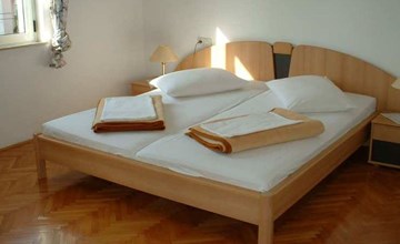 "App žardin" mit Balkon 3