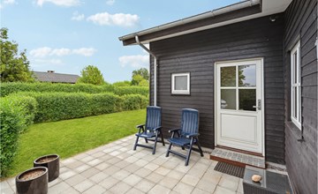 Nice home in Hejls with kitchen 2
