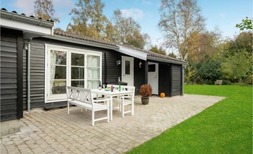 2 bedroom nice home in Askeby 2