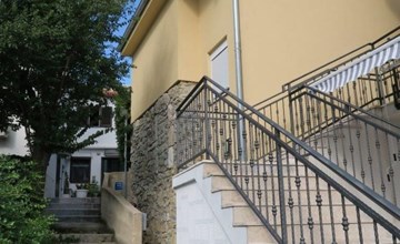 Renoviertes Ferienhaus in Baska mit Terrasse 2