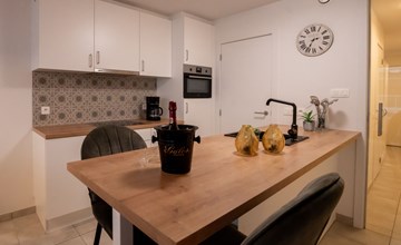 Lovely La Marée with lateral sea view 2