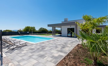 Gemütliches Haus in Lovrec mit privatem Swimmingpool (innen oder außen. 2