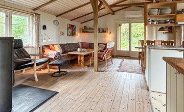 2 bedroom awesome home in Glesborg 2