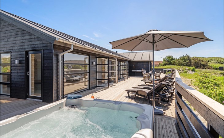 Cozy home in Hvide Sande with sauna 1