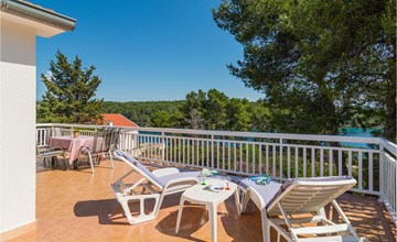 2 bedroom lovely home in Vrboska 3