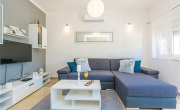 Gorgeous home in Nadin with WiFi 2