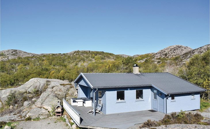 Nice home in Lindesnes with kitchen 1