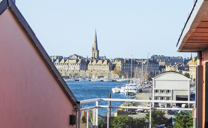 The Alleys of the Port 1