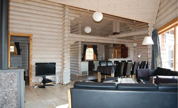 Gorgeous home in Humble with WiFi 2