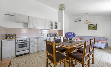 Cozy apartment in Zaton with WiFi 3