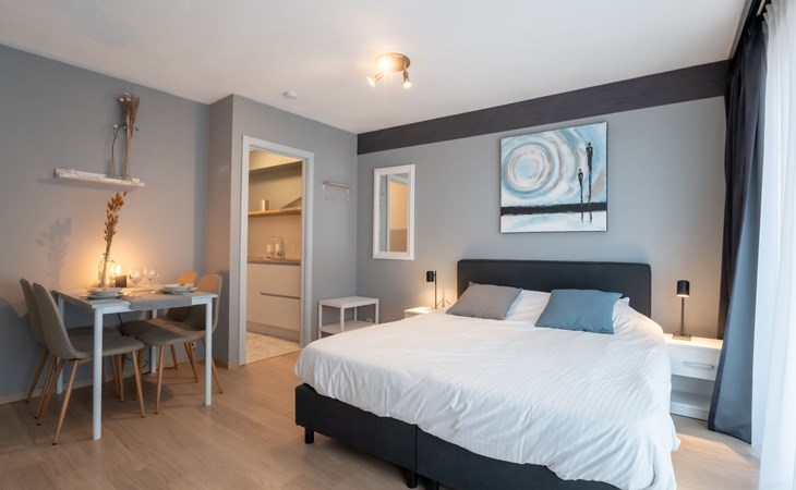 Blue Sand I with lateral sea view 1