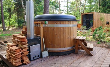 Tiny House Hottub 4  2
