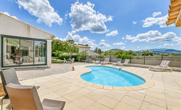 3 bedroom lovely home in Tourves 2