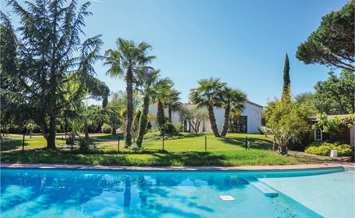 Beautiful home in Beziers with WiFi 1