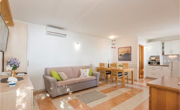 1 bedroom beautiful home in Podgora 3