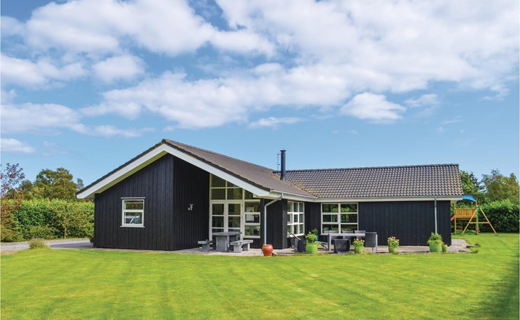 Stunning home in Storvorde with kitchen 1
