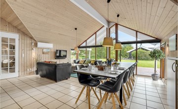 Beautiful home in Væggerløse with WiFi 3