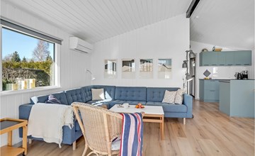Cozy home in Nysted with house sea view 2