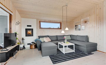 Nice home in Humble with WiFi 3