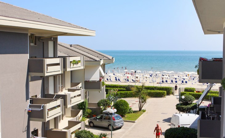 Groene Marine, Palme, Ismare 1