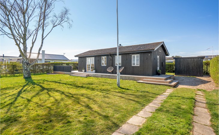Gorgeous home in Hejls with kitchen 1