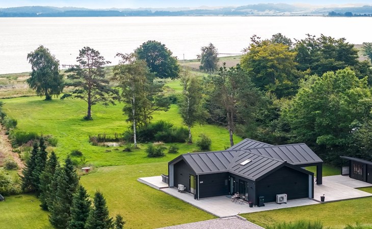 "Jahn" - 250m to the fjord 1