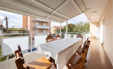 3 bedroom stunning home in Podstrana 2