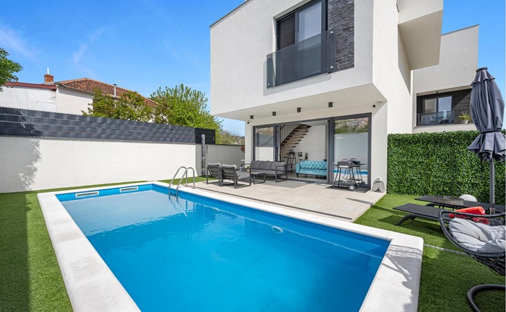 2 bedroom gorgeous apartment in Jezera 1