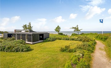 Cozy home in Lundby with house sea view 2