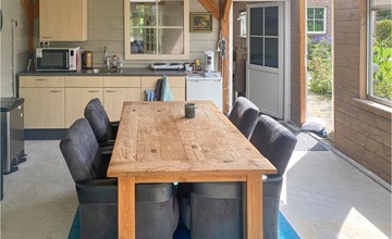 Cozy home in Tiendeveen with WiFi 3