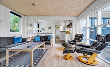 Beautiful home in Blåvand with WiFi 2