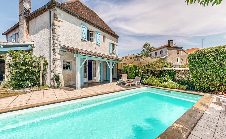 4 bedroom stunning home in Escos 1