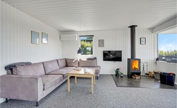 3 bedroom awesome home in Hejls 3