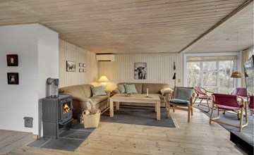 Beautiful home in Blåvand with WiFi 3
