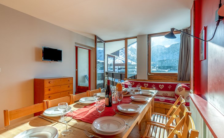 The Red Rocks (Lavachet) 1