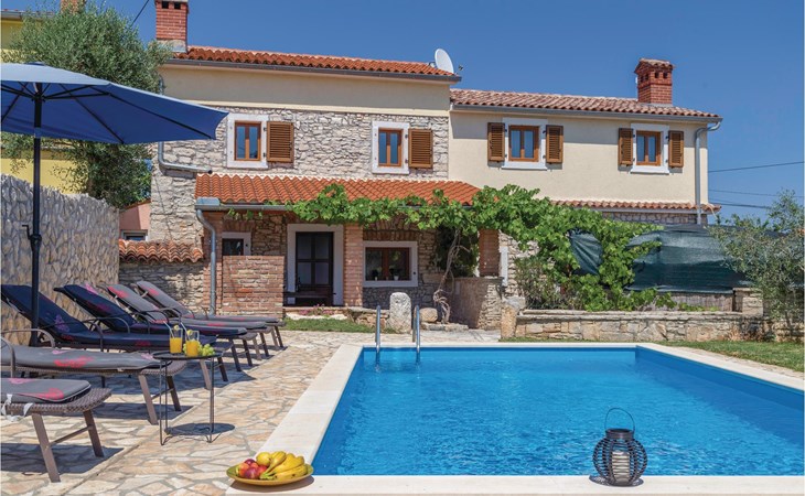 4 bedroom cozy home in Liznjan 1