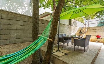 2 bedroom cozy apartment in Omisalj 3