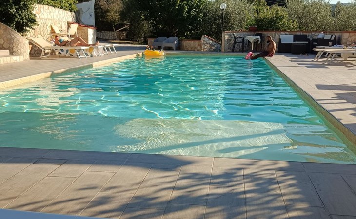 mit Garten und Kinderschwimmbad 1