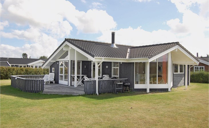 Nice home in Væggerløse with sauna 1