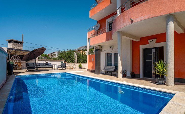 3 bedroom beautiful apartment in Solin 1
