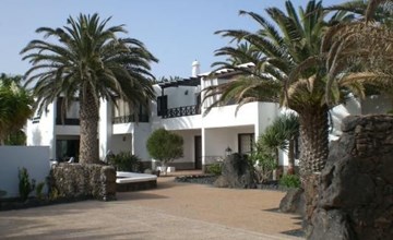 Schöne Wohnung in Playa Blanca mit Grill, Garten und Terrasse und Neben dem Str 3