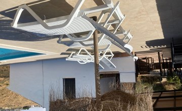 Wunderschön gelegenes Ferienhaus mit privatem Pool 2