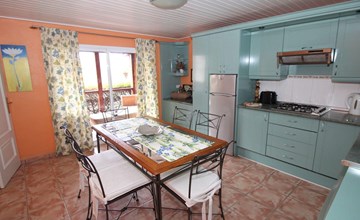 Geräumiges Ferienhaus mit Kaminofen und Terrasse 2