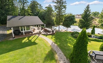 Villa aan de rivier 2