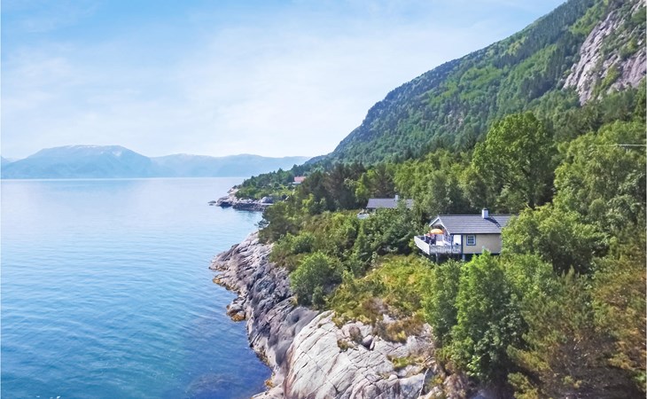 Cozy home in Lavik with house sea view 1