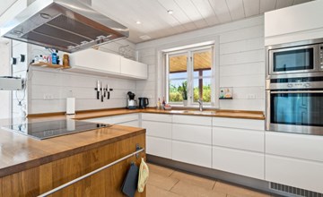 "Lisbeth" - 130m from the sea 2