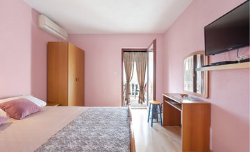 1 bedroom lovely apartment in Primosten 2