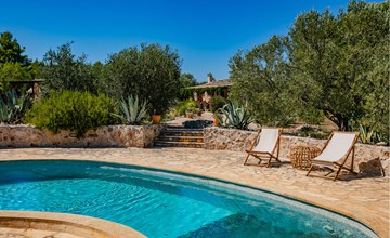 Lovely home in Stari Grad 2