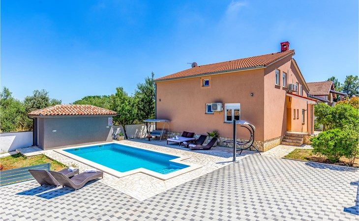 1 bedroom awesome apartment in Pula 1