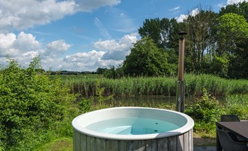River Cabin with hot tub | 6 pers. 3